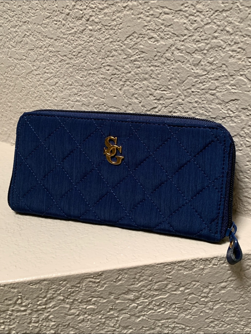 Susan Graver Gold-Tone Logo Quilted Navy Zip Wallet
